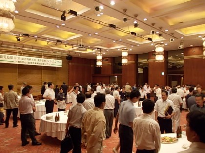 シンポジウム情報交換会 1.jpg